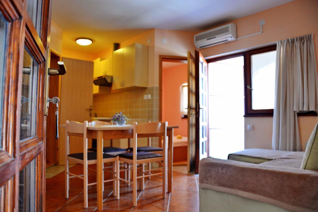 Apartments Joza Vir Luaran gambar
